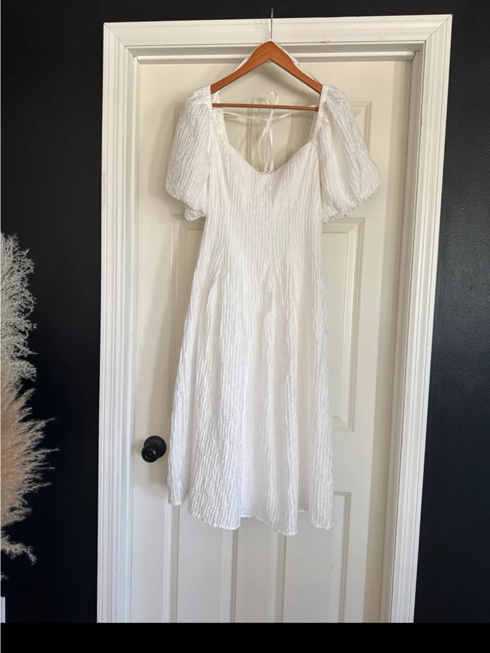 Lulus Heavenly Energy White Textured Puff Sleeve Pleated Midi Dress size Small - Picture 10 of 12